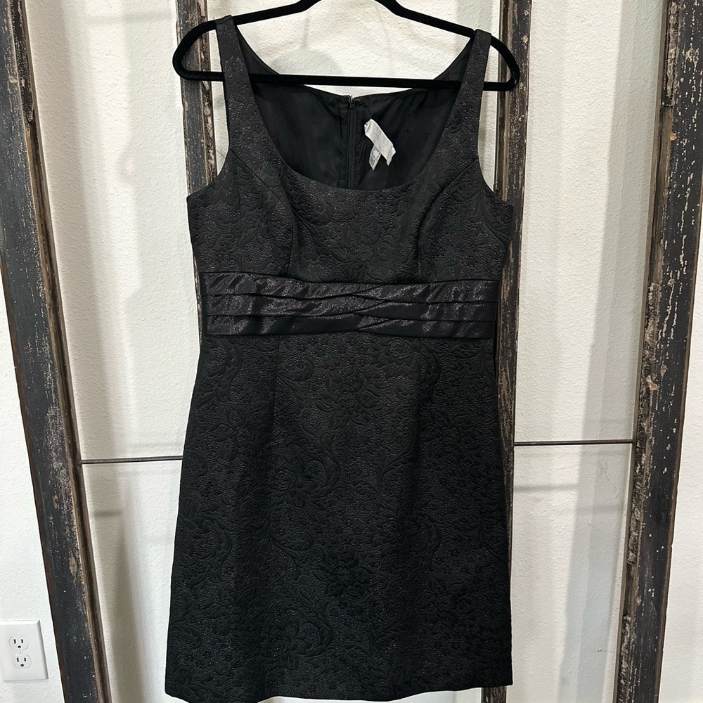 Badgley Mischka Size 14 Metallic BLACK Lace Textured Sleeveless Dress